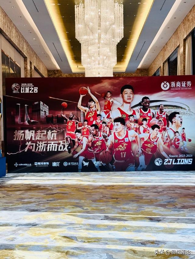 输给尼克斯4分!揪出1个表现最差之人,坑惨了马刺