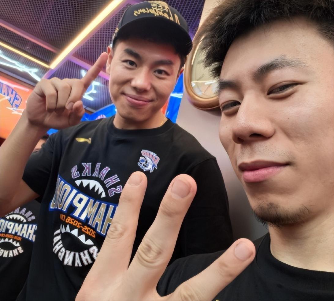 至于吗?马刺老板儿子社媒评论,提醒福克斯妻子即将卷铺盖走人
