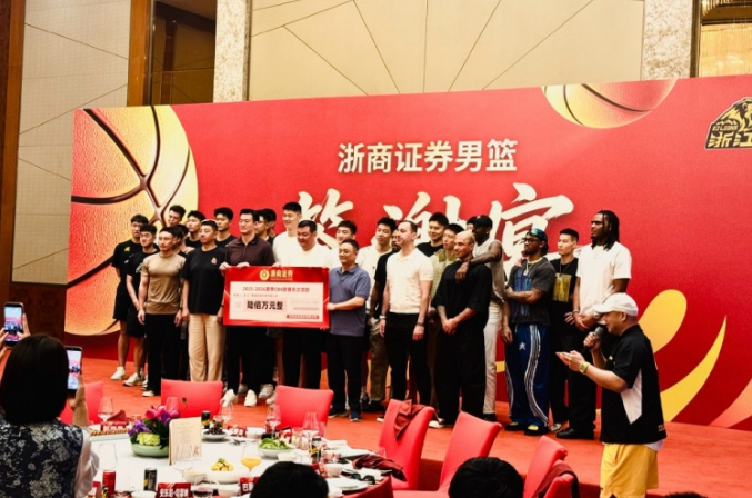 热火随时可用13号签换字母哥