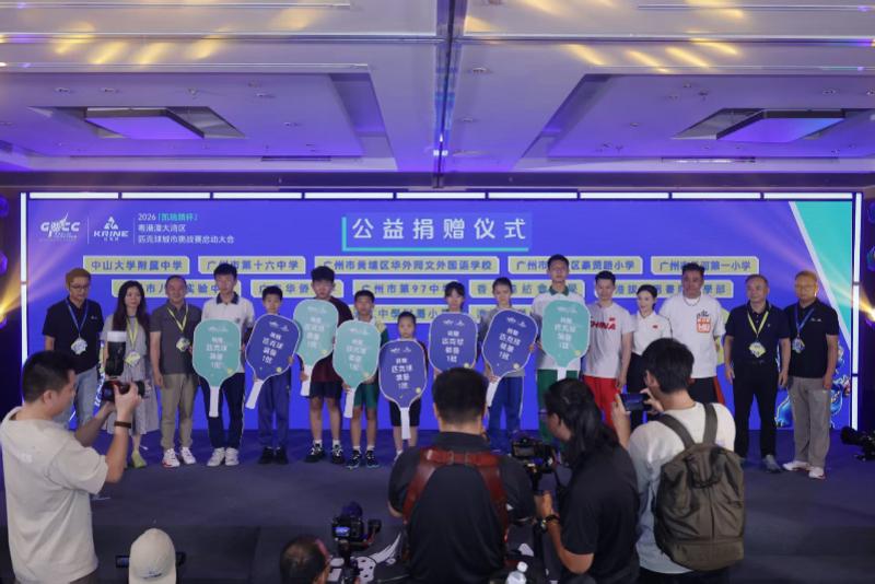挪威名宿弗洛：哈兰德能扛住压力，期待他和姆巴佩的对决