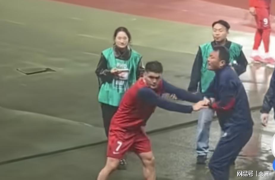 37岁还能场场进球,还能翻跟头!